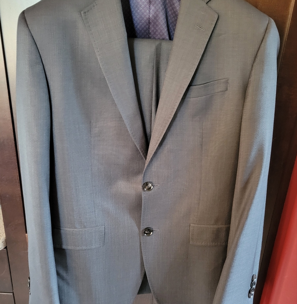 Ted Baker 40R mid grey EUC suit